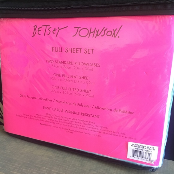 Betsey Johnson Blue Bow Tie Skull Full Sheet Set - Picture 3 of 3